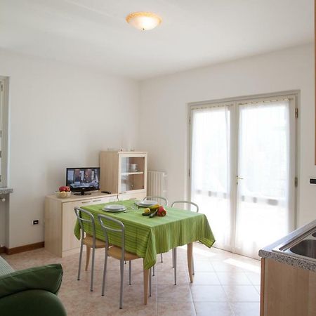 Residence Villa Aranci Лимоне сул Гарда Екстериор снимка