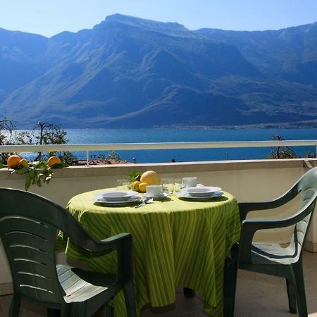 Residence Villa Aranci Лимоне сул Гарда Екстериор снимка