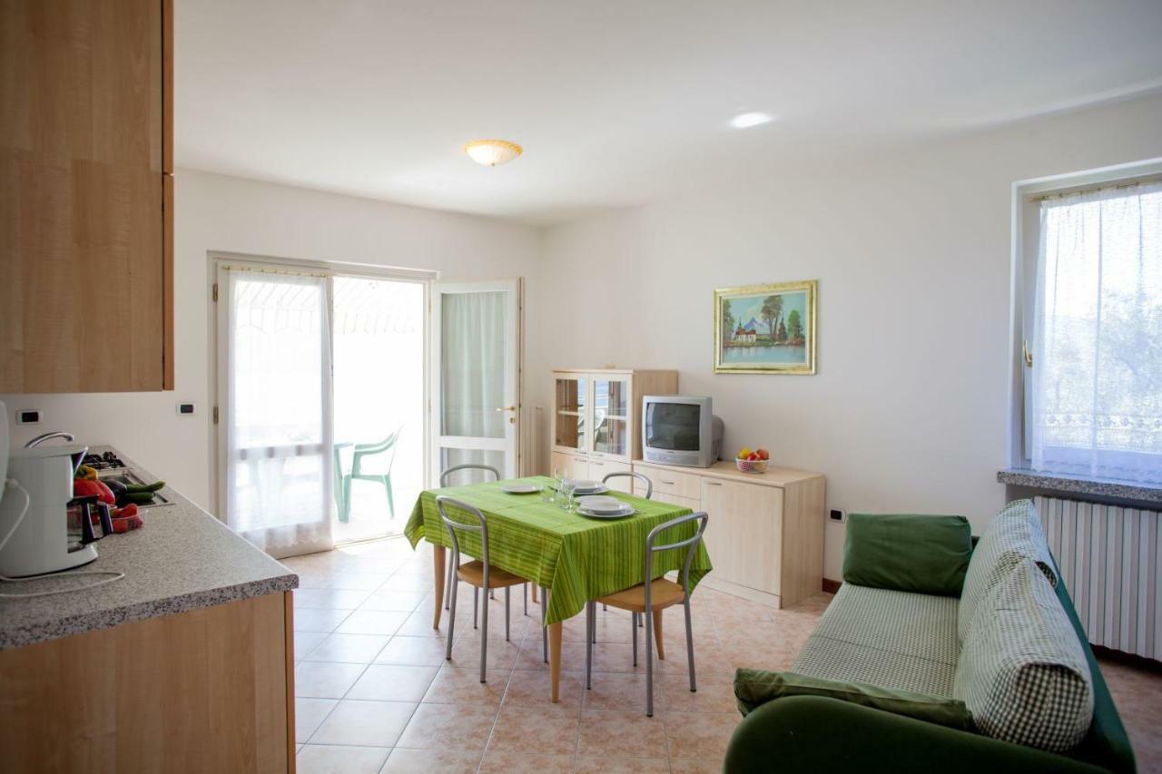 Residence Villa Aranci Лимоне сул Гарда Екстериор снимка